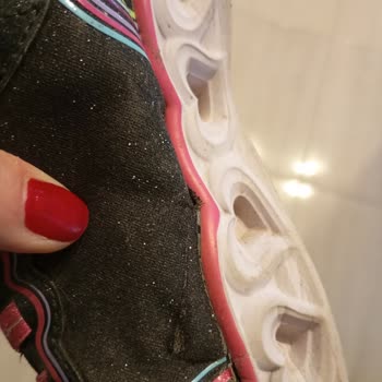 Boyner'den Alınan Skechers Ayakkabının 6 Ayda Yırtılması Ve İade Reddi Mağduriyeti