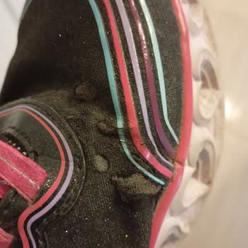 Boyner'den Alınan Skechers Ayakkabının 6 Ayda Yırtılması Ve İade Reddi Mağduriyeti