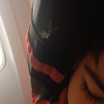 Ajet Uçağında Temizlik Sorunu Ve İlgisiz Personel Nedeniyle Yaşanan Mağduriyet