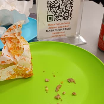 Kızılkayalar Hamburger İçinde Kıkırdak Ve Kemik Parçaları Çıktı