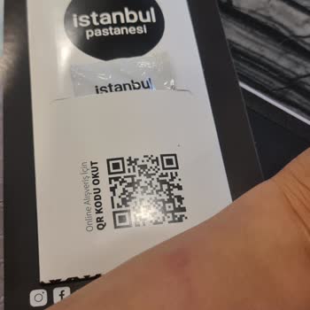 İstanbul Pastanesi Otomatik Kapı Kazası ve İlgisiz Personel