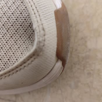 Kısa Sürede Yıpranan Ayakkabı Ve Olumsuz İnceleme Sonucu