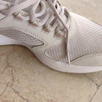 Kısa Sürede Yıpranan Ayakkabı Ve Olumsuz İnceleme Sonucu