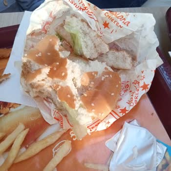 Soğuk Ürünler Bayat Ekmekler Ve Kötü Çalışan Üslubu Deneyimi