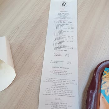 Soğuk Ürünler Bayat Ekmekler Ve Kötü Çalışan Üslubu Deneyimi