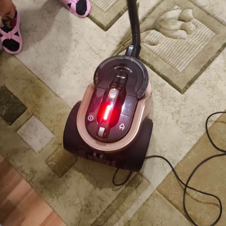 Arzum Toz Torbasız Süpürgede Kırmızı Işık Ve Çekim Gücü Sorunu