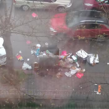 Mamak Belediyesi Çöpler Yerlerde