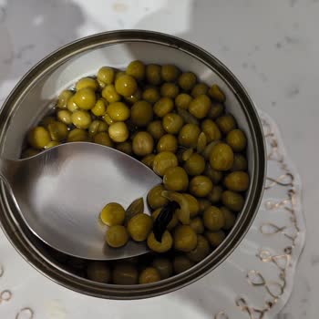 Konserve Bezelyeden Böcek Çıktı: Hijyen Sorunu!