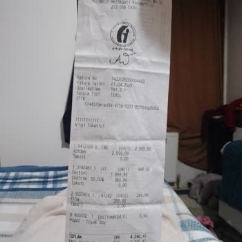 20 Günde Deforme Olan Adidas Ayakkabıya Mağazadan Olumsuz Dönüş Hayal Kırıklığı