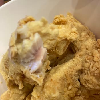 Popeyes'ta Çiğ Tavuk Sorunu Ve Tekrarlayan Mağduriyet