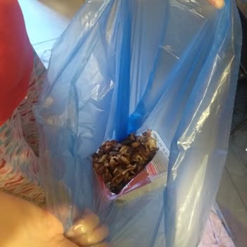 Aldığım Tavuk Döner Çiğ Ve Kötü Kokuyordu Paramızla Rezil Olduk