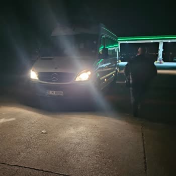 Dolmuş Şoförünün Yolculara Hakaret Ve Haksız Ücret Talebi