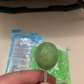 A101'den Alınan Lollipop Şekerin İçinden Kıl Çıkması Ve Hijyen Endişesi