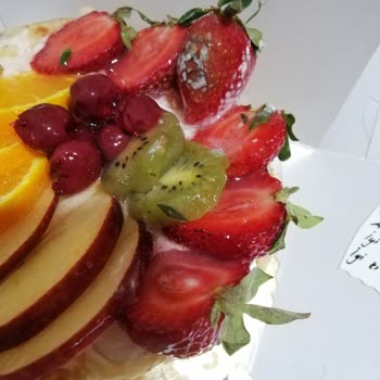 Anneme Gönderilen Pastada Küflü Çilek Şoku Ve İletişim Sorunu