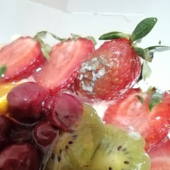 Anneme Gönderilen Pastada Küflü Çilek Şoku Ve İletişim Sorunu