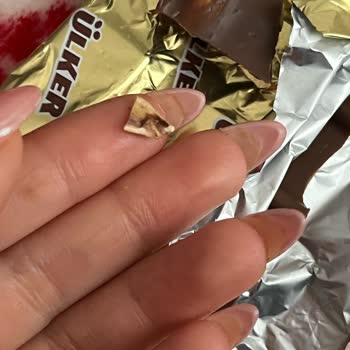 Çikolatanın İçinden Fıstık Kabuğu Çıkması Hayal Kırıklığı Yarattı