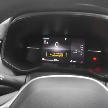 Sıfır Renault Clio'da Kronik Yağ Seviyesi Hatası Ve İlgisiz Yetkili Servis