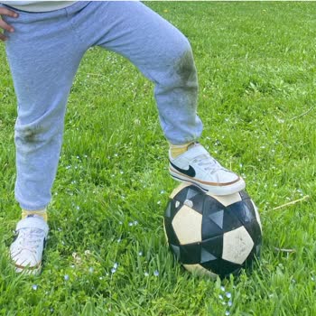 Perwoll İle Yıkanan Kıyafetlerde Lekeler Çıkmıyor, Hatta Kararıyor