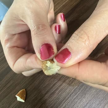 Peyman Çiğ Badem Paketinden Küflü Ve Tüylü Ürün Çıkması