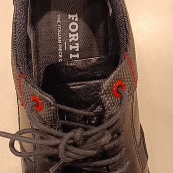 Deichmann'dan Alınan Ayakkabının 3 Günde İç Astarı Yırtıldı, Firma Kullanıcı Hatası Dedi