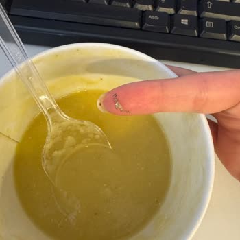 Mercimek Çorbasında Bulaşık Teli Ve Bayat Ürün Mağduriyeti Yaşadım