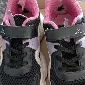 Deichmann Kappa Kinderschuh Fersenbereich nach wenigen Monaten stark beschädigt