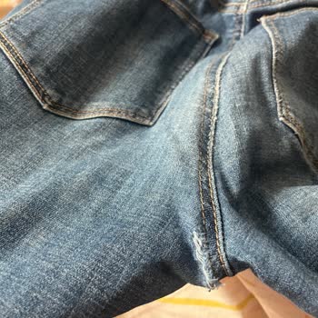 1450 Super High-Waist Skinny Jeans nach weniger als 1 Jahr gerissen