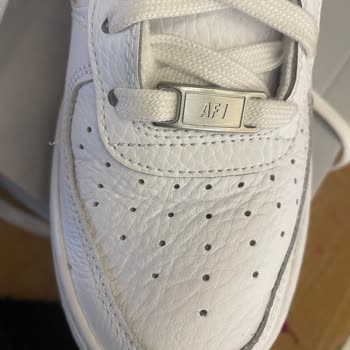 Sneaks Up İki Saatte Çatlayan Nike Ayakkabı Ve Reddedilen Değişim Talebi