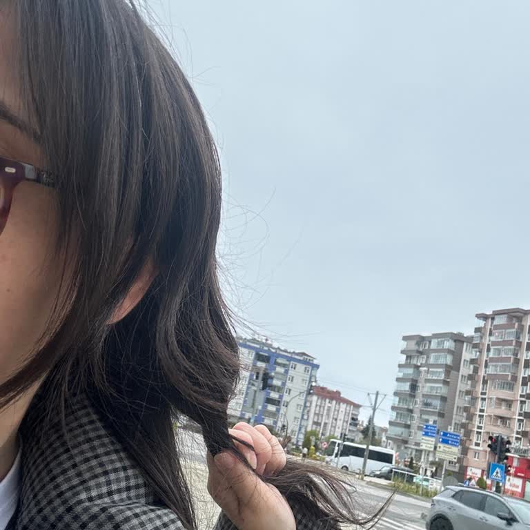 Kötü Saç Kesimi Ve İlgisiz Kuaför Deneyimiyle Hayal Kırıklığı