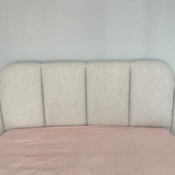 Yatak Odası Takımında Leke Ve İlgisiz Müşteri Hizmeti