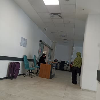 ADÜ Acil Serviste Uzun Süre Bekletilme Ve İlgisizlik