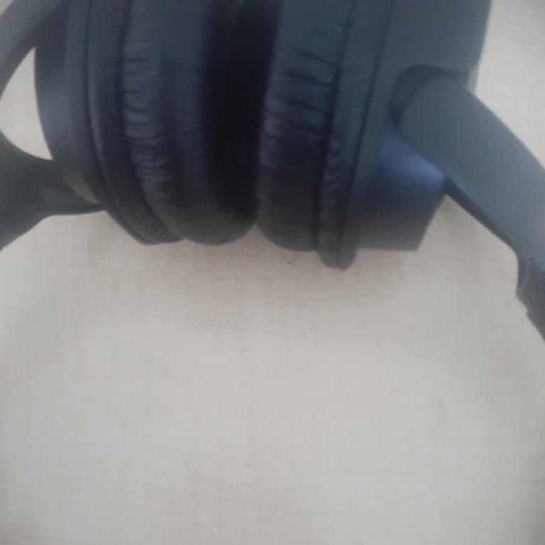 I Regret Buying JBL 570 BT Because of a Constant Clicking Sound Issue