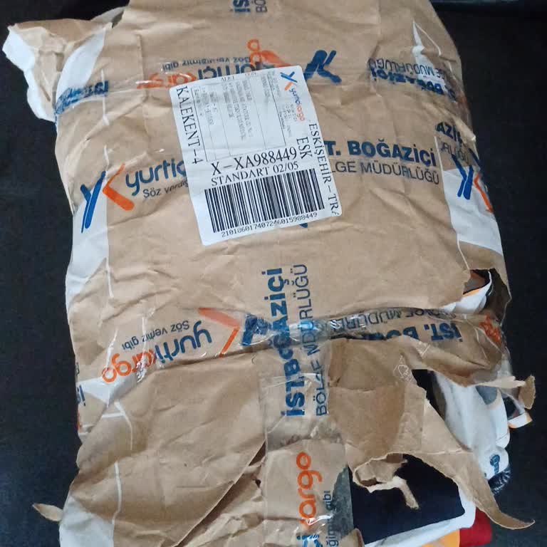 Yurtiçi Kargo'dan Bugün Paketim Geldi Ama Paket Bozulmuş Ve Yıpranmıştı