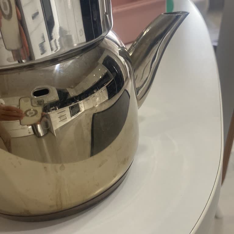 Çelik Çaydanlıkta Kısa Sürede Kararma Ve Mağaza İlgisizliği