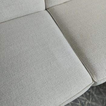 Aldığım Köşe Koltuğun Kumaşı Leke Tutuyor, Çözüm Sunulmadı