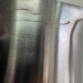 Yeni Alınan Kahve Makinesinde Çelik Yüzeyde Çatlama Ve Paslanma Sorunu