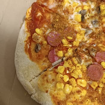 Hastaneye Gelen Siparişte Neredeyse Pişmemiş Pizza Hayal Kırıklığı Yarattı