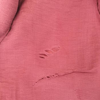 Ütüyle Yırtılan Gömlek Ve Müşteri Hizmetleri Hayal Kırıklığı