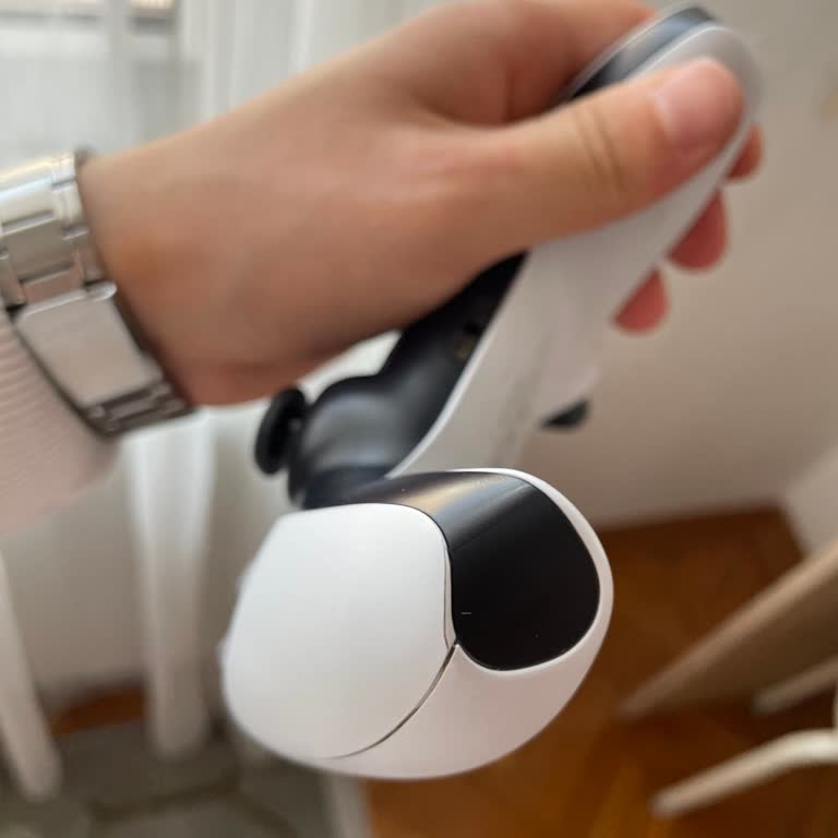 Garanti Sonrası PlayStation Kolum Çatlak Ve Kirli Teslim Edildi