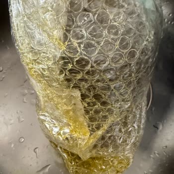 Kırık Zeytinyağı Şişesi Ve İlgisiz Müşteri Hizmetleri