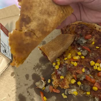 Domino's Manavkuyu Şubesinde Standart Dışı Pizza Kalitesi