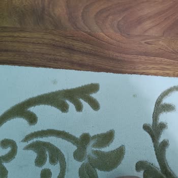 İzmir Karizma Halı Yıkama'ya Halı Yıkattım Lekeler Duruyor