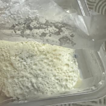 Son Kullanma Tarihine Rağmen Küflü Kaymak Şoku