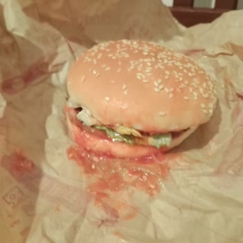 Tekira AVM Saloon Burger'da Sipariş Sorunları Ve İletişim Problemleri