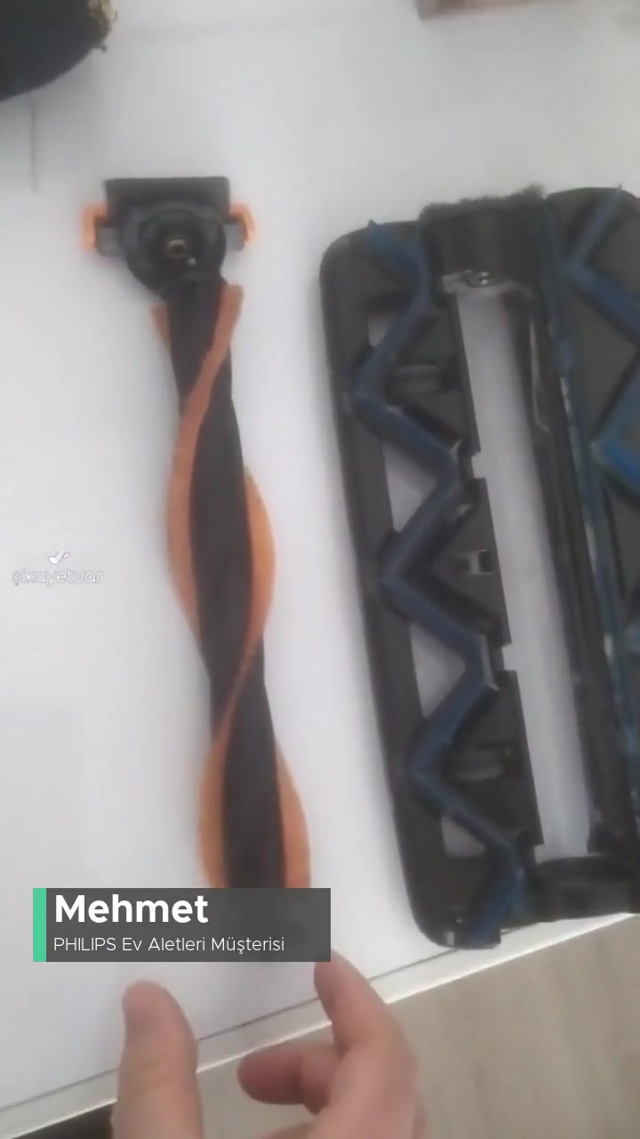 Philips Dikey Şarjlı Süpürge Aparat Kırılması! videonun kapak resmi