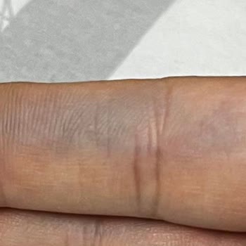 Ürün Görsellerden Farklı, Yoğun Boya Kokusu Ve Hatalı Baskı Sorunu