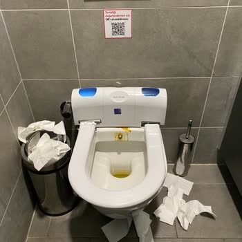 POAŞ Kadıköy İstasyonunda Hijyen Sorunu Yaşadım