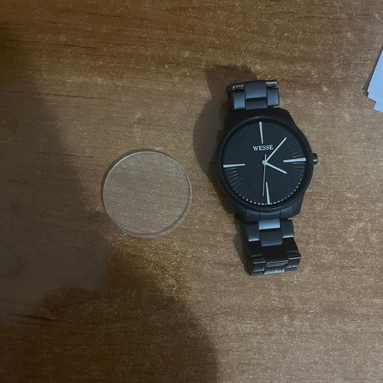 Garanti Kapsamındaki Saatime Mağazada Zarar Verildi, Plastik Cam Takıldı