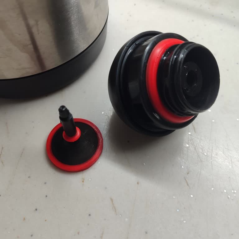 Schafer Yeni Alınan Termosun Kapağı İkinci Kullanımda Kırıldı, Yedek Parça Yok!