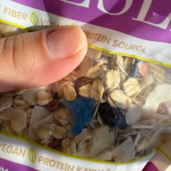 Mom's Natural Foods Ürünün İçinde Plastik Bir Parça Var!